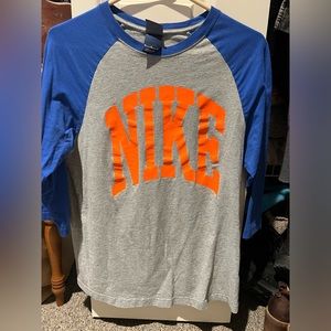 Size medium three-quarter length sleeve Nike T-shirt/baseball shirt